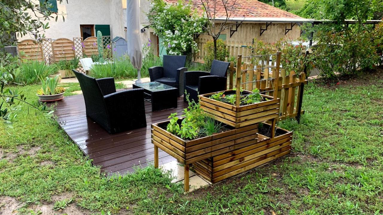 L'Ocabee Villa La Tour-dʼAigues Exteriör bild